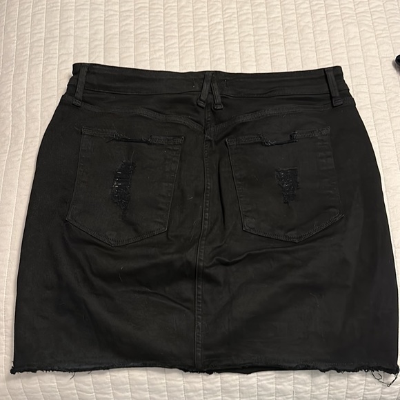 Good American black distressed high rise mini skirt - Picture 2 of 3